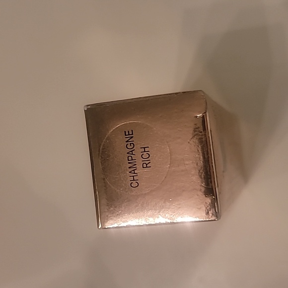 Body glow/ Iluminator - Picture 3 of 5